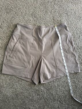Woods Mid-Rise Athletic Shorts with Patch Pockets - Taupe